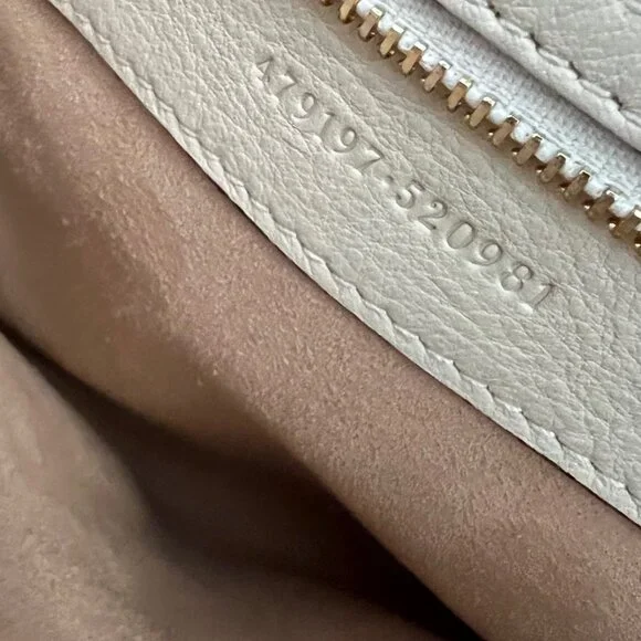 GUCCI Padlock GG Medium Shoulder/Tote Bag (EUC) - Picture 7 of 15